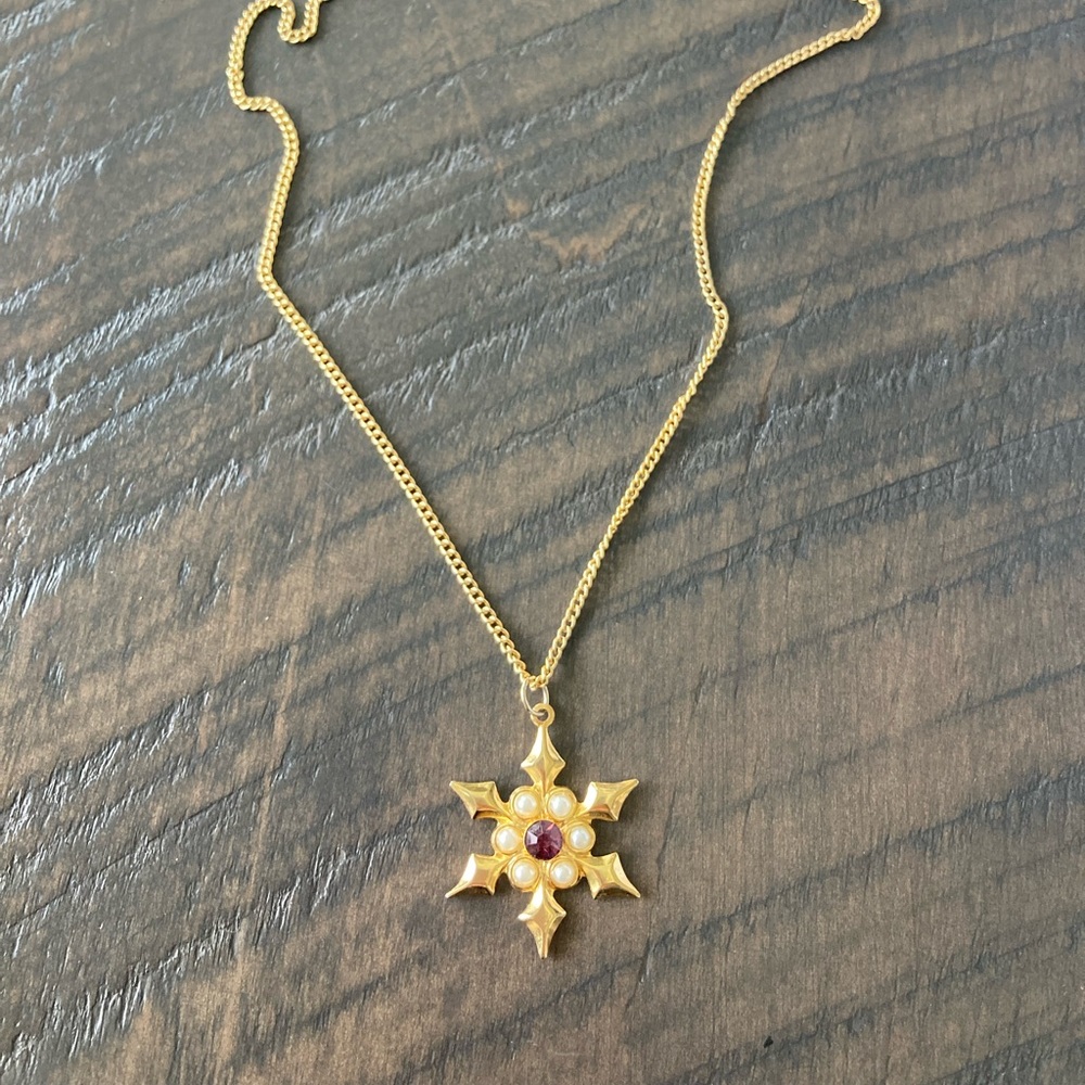 Vintage Meissen amethyst crystal faux pearl snowflake pendant necklace